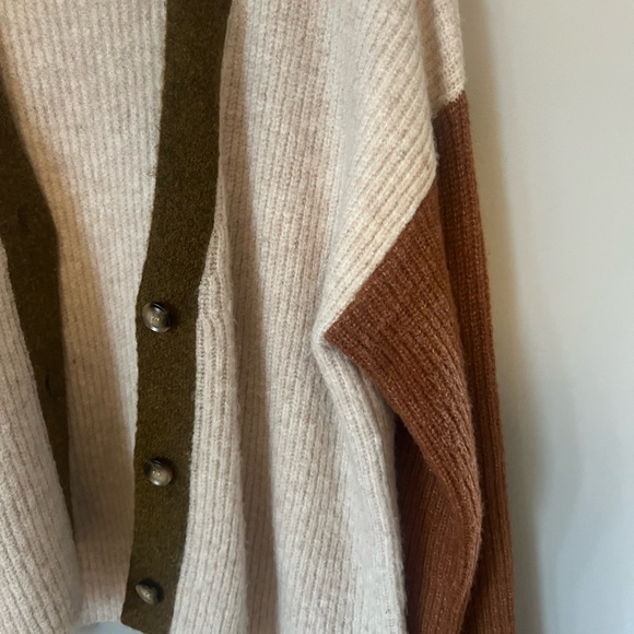 Hem & Thread Colorblock Cardigan Sweater - Cream, navy, Brown - Picture 4 of 6